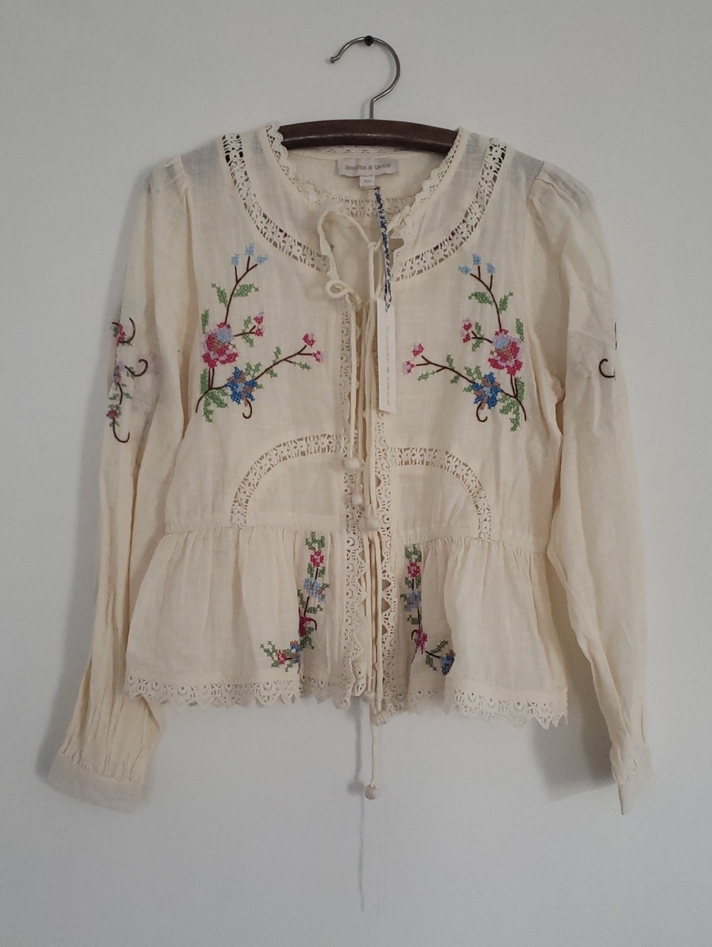 Embroidered Floral Blouse in Cream